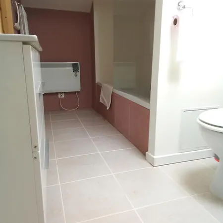 Modern One Bedroom *