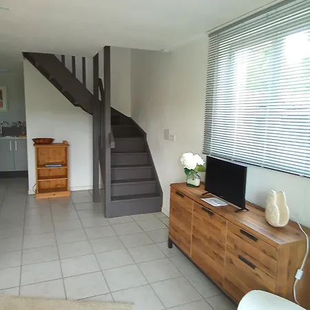Modern One Bedroom * Saint-Mande-sur-Bredoire