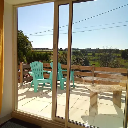 木屋 Modern One Bedroom Saint-Mande-sur-Bredoire
